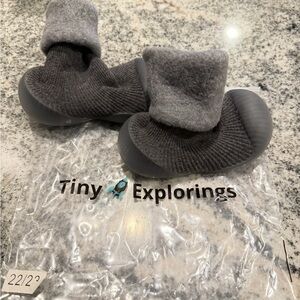 Tiny Explorings Awarded Toddler Footwear Winter Edition Gray Boots 18-24 months